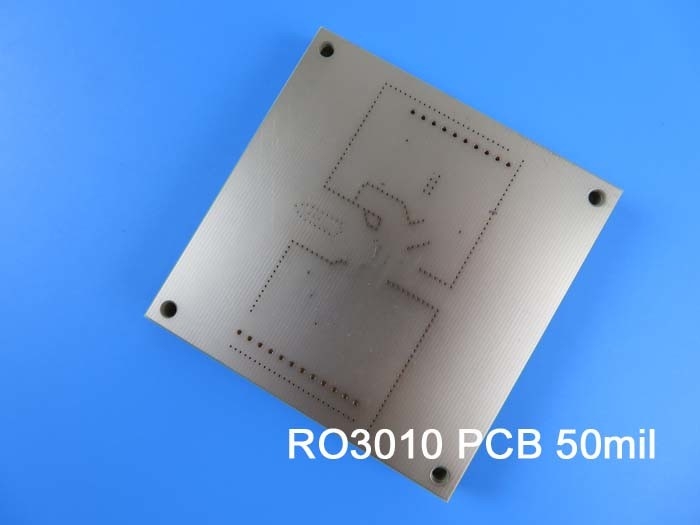Το Rogers RO3010 RF τύπωσε το 2-στρώμα Rogers πινάκων κυκλωμάτων 3010 PCB μικροκυμάτων 50mil 1.27mm με το ασήμι βύθισης