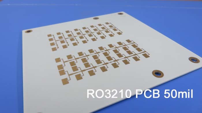 Rogers RF PCBs που στηρίζεται σε RO3210 50mil 1.27mm DK10.2 με το χρυσό βύθισης για Microstrip τις κεραίες μπαλωμάτων